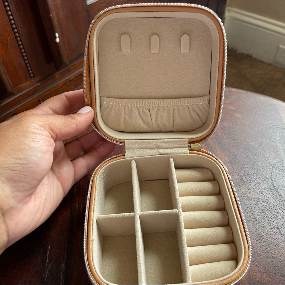 Samara Travel Jewelry Box in Beige